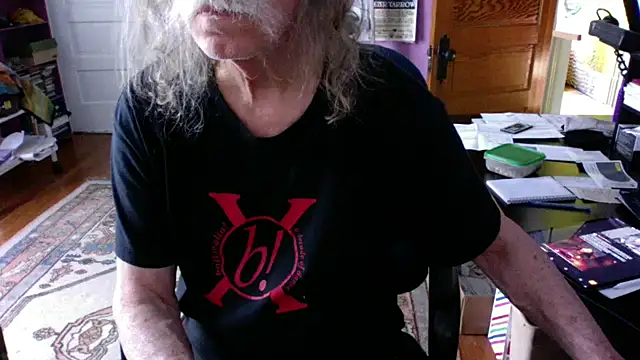 Snapshot of LickYourYoni chatting on 21, 5, 2026 LickYourYoni online show from 21, 5, 2026