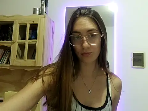 Noracherry online show from 26, 2, 2026