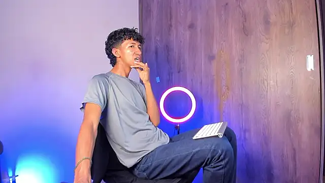 neitan miller  online show from 26, 2, 2026