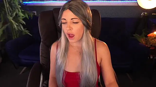 Dafni Monn online show from 8, 11, 2025