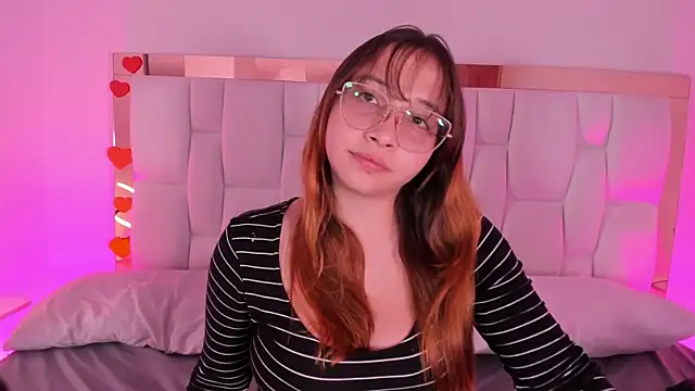 Snapshot of AliciaWhite_nt chatting on 1, 5, 2026 AliciaWhite nt online show from 1, 5, 2026