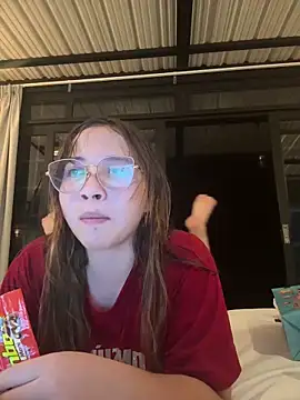 Snapshot of AliciaWhite_nt chatting on 4, 5, 2026 AliciaWhite nt online show from 4, 5, 2026