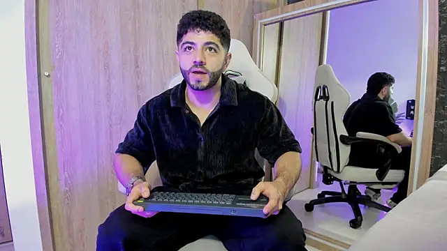 Snapshot of Thiago_moretti chatting on 12, 7, 2026 Thiago moretti online show from 12, 7, 2026