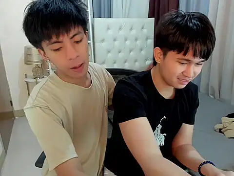 Snapshot of davincihugecock chatting on 10, 3, 2026 davincihugecock online show from 10, 3, 2026