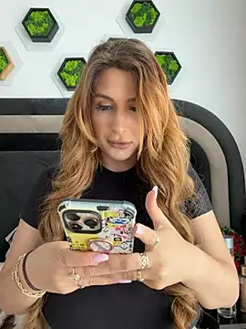 Snapshot of LucyBridgette chatting on 4, 6, 2026 LucyBridgette online show from 4, 6, 2026