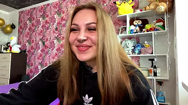 Snapshot of TraciBallena chatting on 2, 2, 2026 TraciBallena online show from 2, 2, 2026