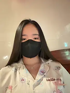 Gwen879 online show from 9, 4, 2026