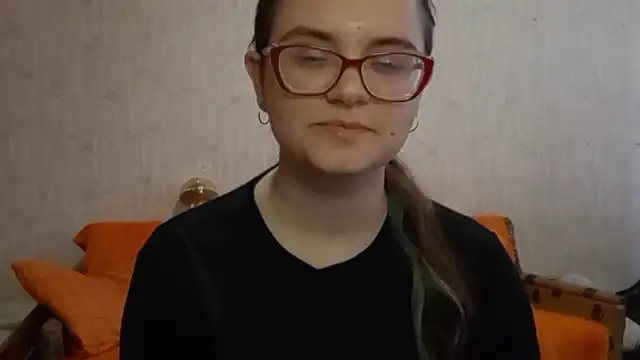 Miyabeee online show from 6, 2, 2026