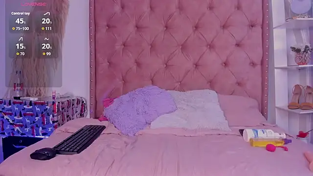 Snapshot of xNahomi_21 chatting on 14, 1, 2026 xNahomi 21 online show from 14, 1, 2026