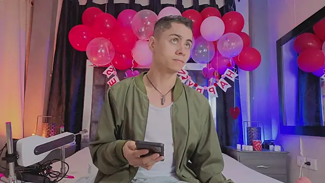 LeoMonnroe online show from 16, 2, 2026