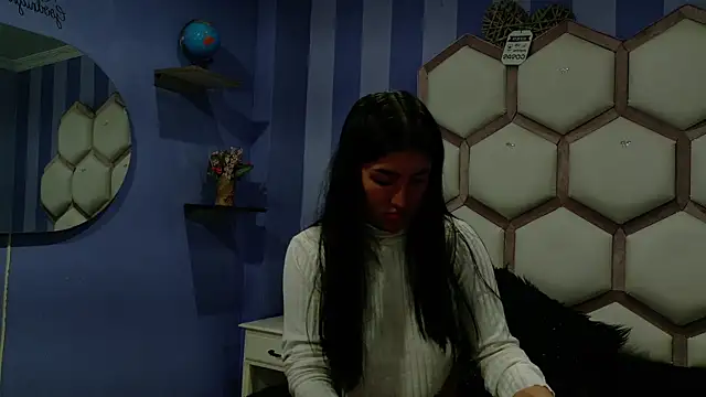 Snapshot of yvi_taylor chatting on 24, 4, 2026 yvi taylor online show from 24, 4, 2026