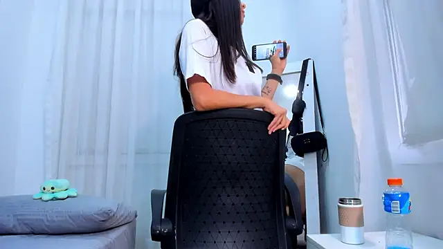 ViictoriiaSaenz online show from 10, 4, 2026