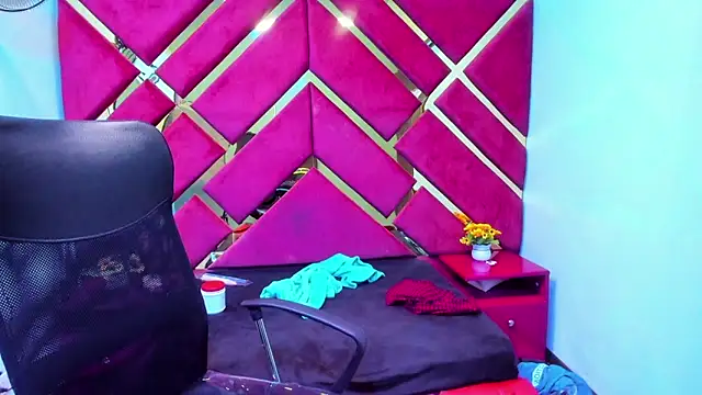 Snapshot of MiaRouss69 chatting on 13, 2, 2026 MiaRouss69 online show from 13, 2, 2026