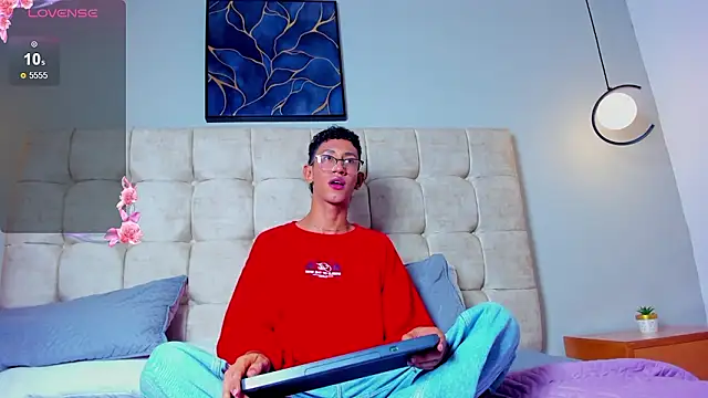 twink royale18 online show from 10, 2, 2026