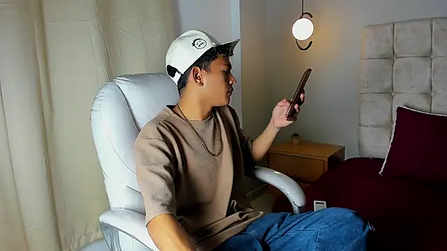 twink royale18 online show from 23, 2, 2026