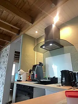 Axel black10 online show from 8, 3, 2026