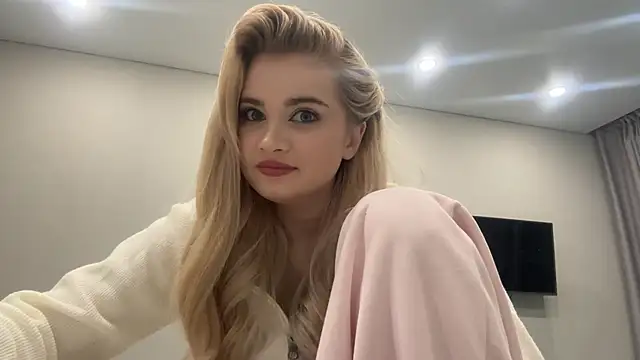 Snapshot of KariJarecke chatting on 14, 2, 2026 KariJarecke online show from 14, 2, 2026