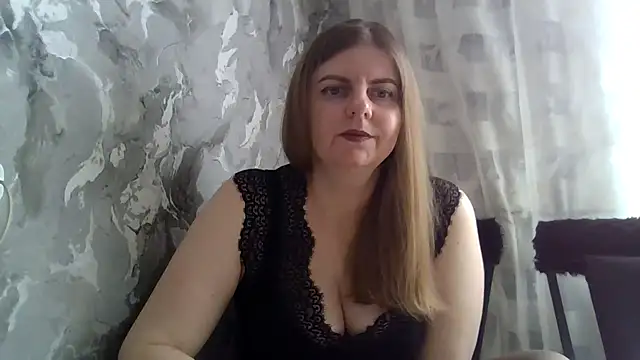 Snapshot of DarkRose0104 chatting on 1, 3, 2026 DarkRose0104 online show from 1, 3, 2026