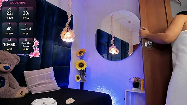 Laura Miller1 online show from 29, 3, 2026