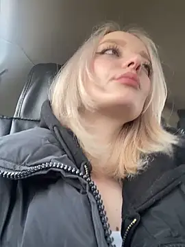 Snapshot of aka_Blonde chatting on 25, 4, 2026 aka Blonde online show from 25, 4, 2026