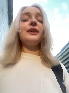 Snapshot of aka_Blonde chatting on 8, 5, 2026 aka Blonde online show from 8, 5, 2026