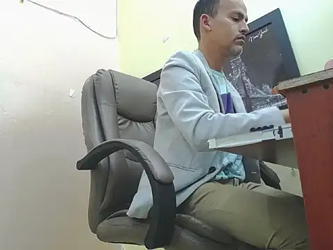 Oswalldo   online show from 23, 2, 2026