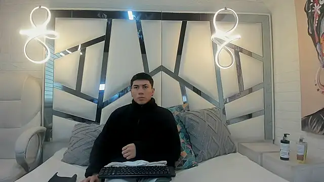 ScarlettAndLucas online show from 2, 3, 2026