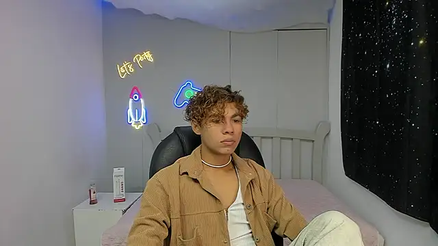 Anyelo Twink online show from 3, 2, 2026