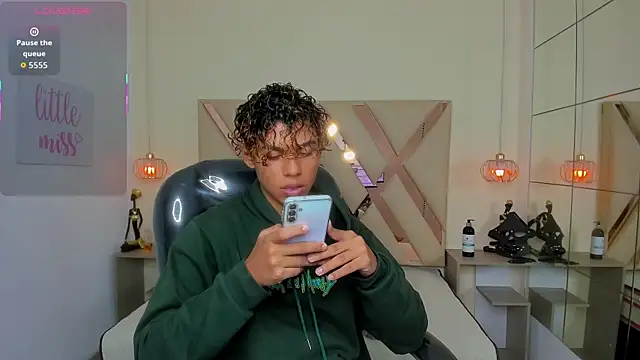 Anyelo Twink online show from 17, 4, 2026