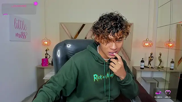 Snapshot of Anyelo_Twink chatting on 18, 6, 2026 Anyelo Twink online show from 18, 6, 2026