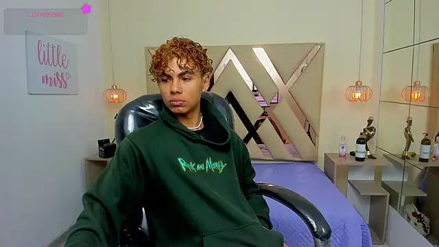 Snapshot of Anyelo_Twink chatting on 19, 7, 2026 Anyelo Twink online show from 19, 7, 2026