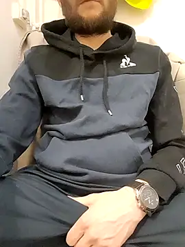 80julien online show from 5, 2, 2026