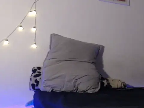 CherryH0ttie online show from 6, 4, 2026