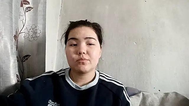 MollyAsian online show from 15, 2, 2026