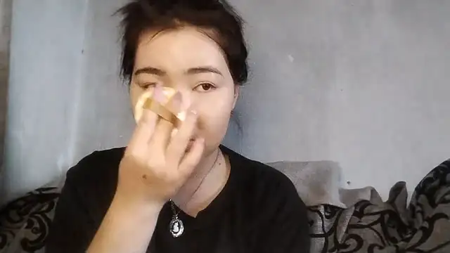 MollyAsian online show from 28, 2, 2026