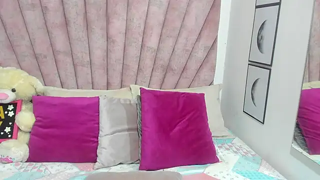 danibellucii  online show from 23, 4, 2026