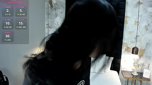 emily clarkk  online show from 24, 2, 2026