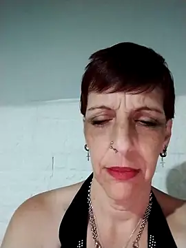 Juguetonafogosa5 online show from 7, 2, 2026