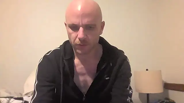 FrankieFuckMe online show from 1, 2, 2026