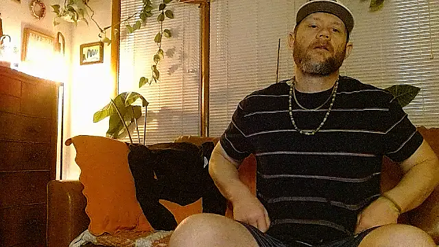 Snapshot of marcus_graves_13 chatting on 8, 3, 2026 marcus graves 13 online show from 8, 3, 2026