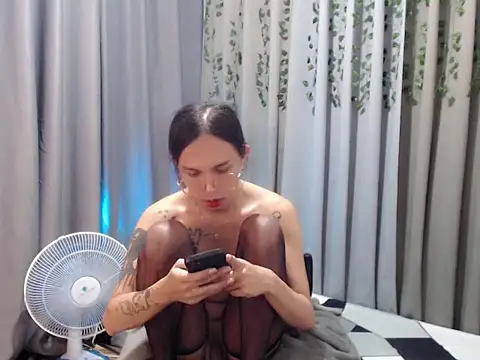 Snapshot of LOVELYMAYUMIE chatting on 14, 12, 2024 LOVELYMAYUMIE online show from 14, 12, 2024