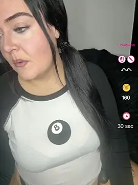 Snapshot of Miss_CurvesXXX chatting on 10, 5, 2026 Miss CurvesXXX online show from 10, 5, 2026