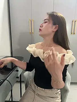 Snapshot of Llabi2k chatting on 14, 2, 2026 Llabi2k online show from 14, 2, 2026