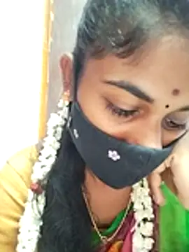 Snapshot of Tamil_Hot_RoyalQueen chatting on 28, 4, 2026 Tamil Hot RoyalQueen online show from 28, 4, 2026