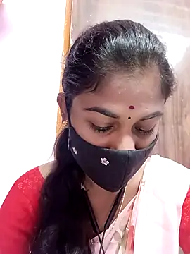 Snapshot of Tamil_Hot_RoyalQueen chatting on 29, 4, 2026 Tamil Hot RoyalQueen online show from 29, 4, 2026