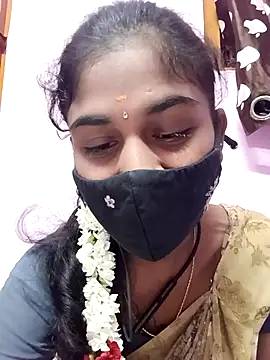 Snapshot of Tamil_Hot_RoyalQueen chatting on 10, 5, 2026 Tamil Hot RoyalQueen online show from 10, 5, 2026