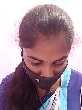Snapshot of Tamil_Hot_RoyalQueen chatting on 19, 5, 2026 Tamil Hot RoyalQueen online show from 19, 5, 2026