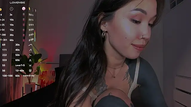Snapshot of your_asian_dream chatting on 18, 4, 2026 your asian dream online show from 18, 4, 2026