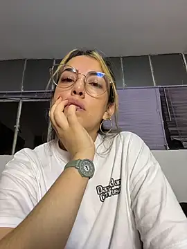 Paulinaa bella online show from 12, 2, 2026