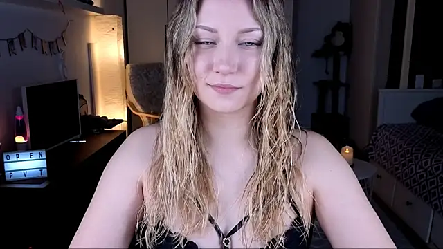 Snapshot of missyourtouch chatting on 16, 5, 2026 missyourtouch online show from 16, 5, 2026